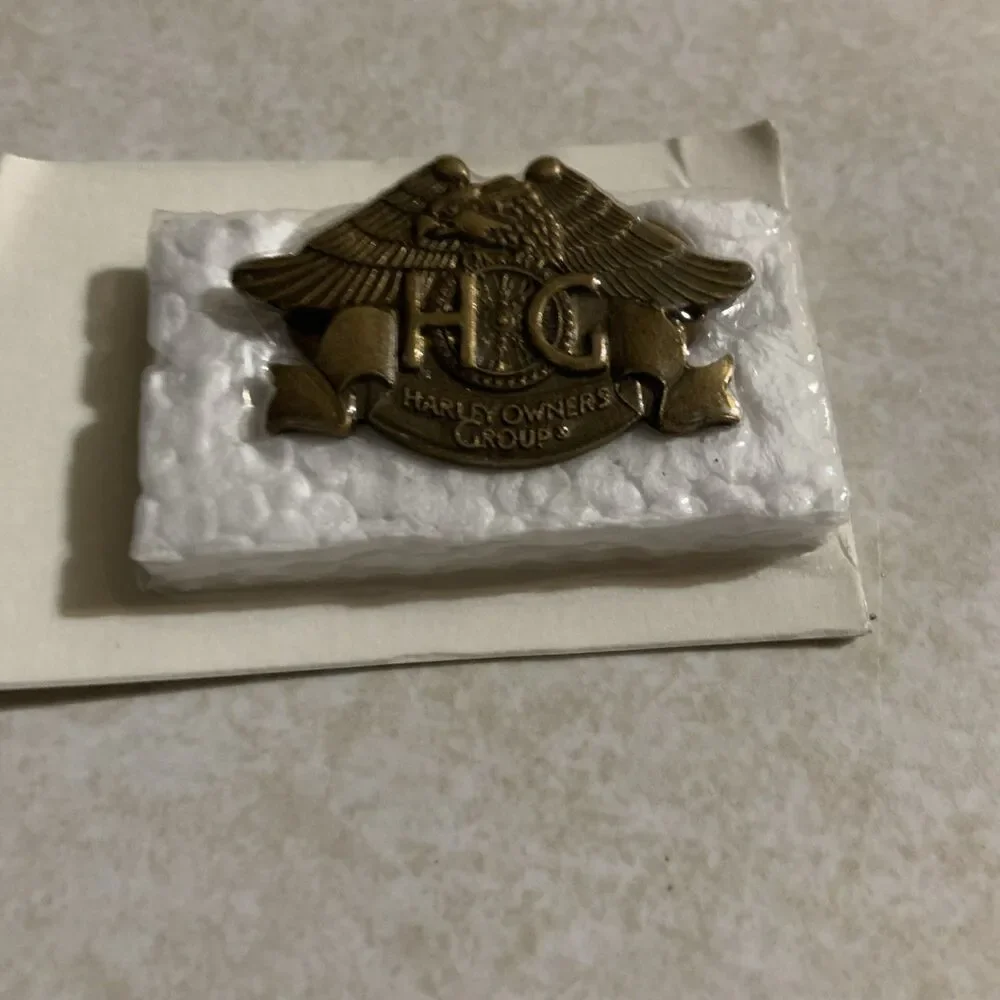 Harley Owners Group HOG Pin Gold Tone Eagle 1983 New Harley Davidson Vintage